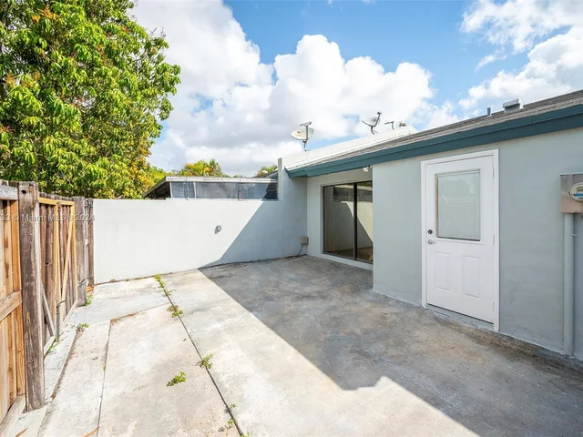 5104 SW 137th Ct, Miami FL 33175