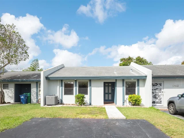 5104 SW 137th Ct, Miami FL 33175
