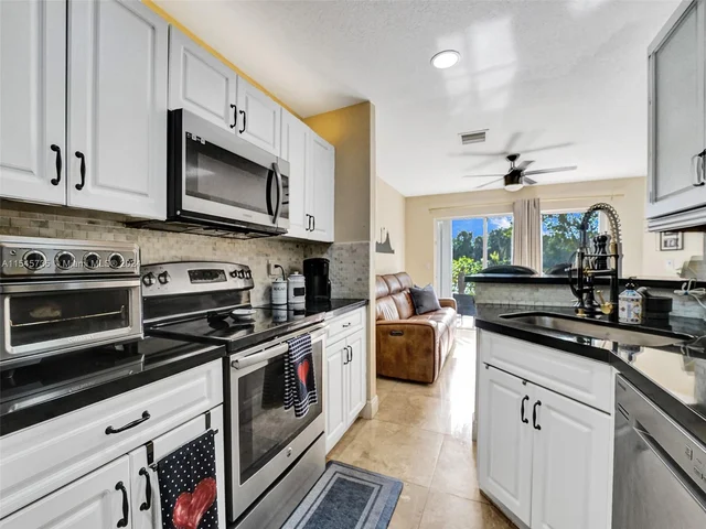 17013 NW 23rd St # 17013, Pembroke Pines FL 33028