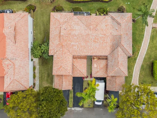 3617 San Simeon Cir, Weston FL 33331