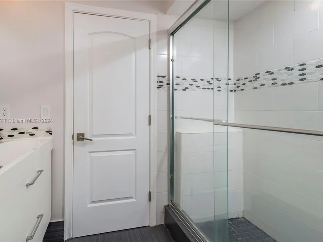 3617 San Simeon Cir, Weston FL 33331