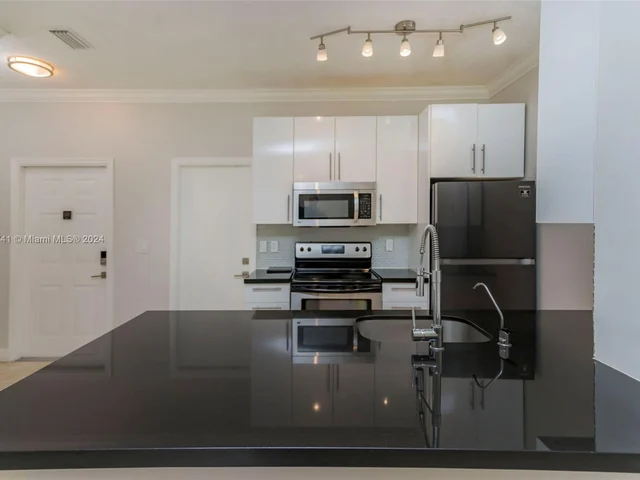 3617 San Simeon Cir, Weston FL 33331