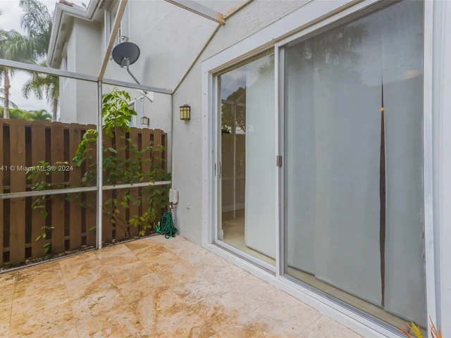 3617 San Simeon Cir, Weston FL 33331