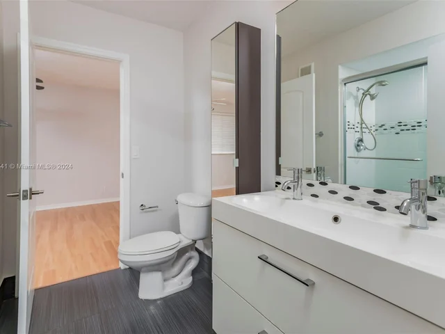 3617 San Simeon Cir, Weston FL 33331