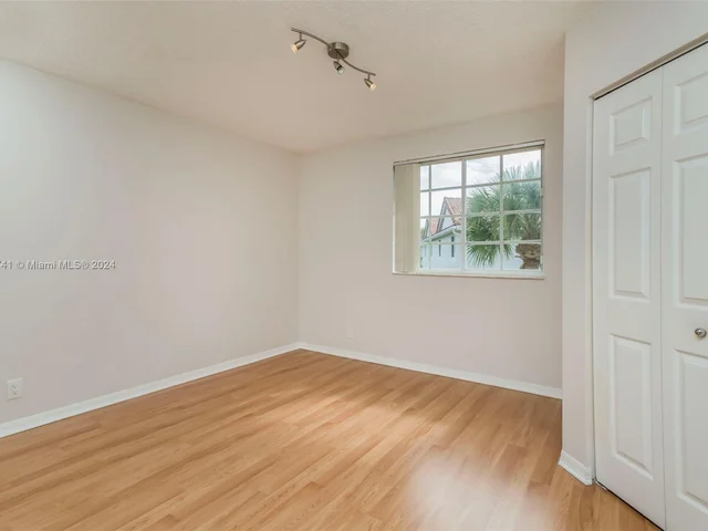 3617 San Simeon Cir, Weston FL 33331