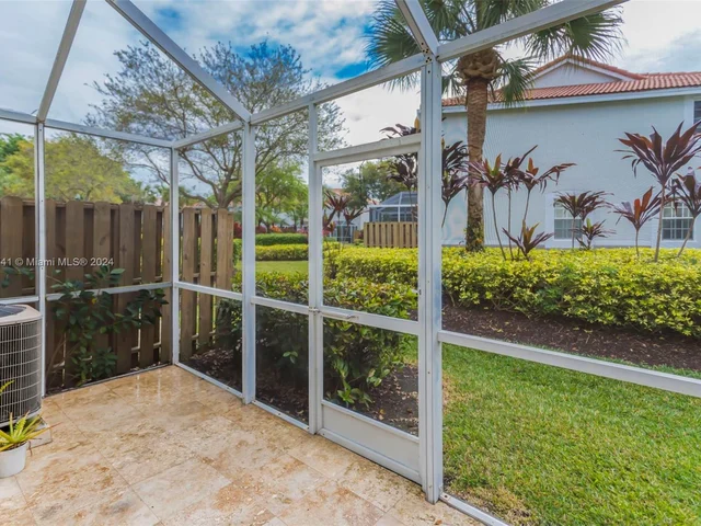 3617 San Simeon Cir, Weston FL 33331
