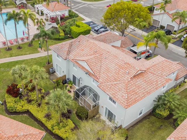 3617 San Simeon Cir, Weston FL 33331