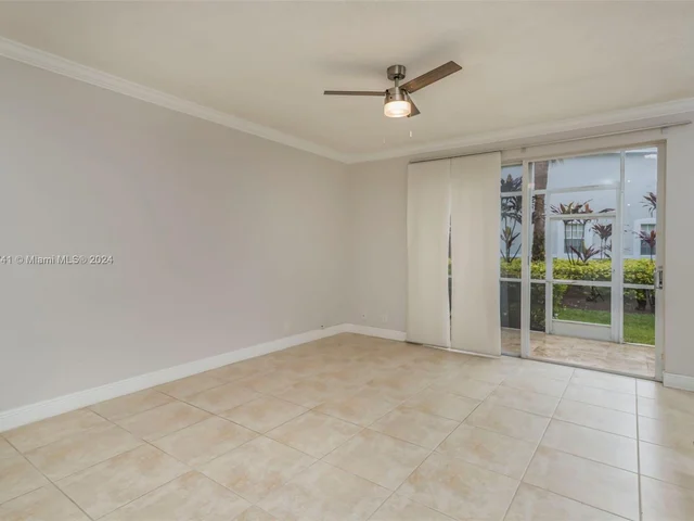 3617 San Simeon Cir, Weston FL 33331