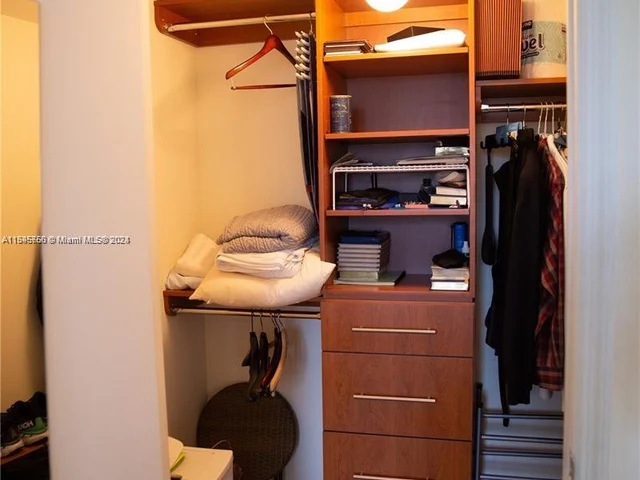 20000 E Country Club Dr # 1107, Aventura FL 33180