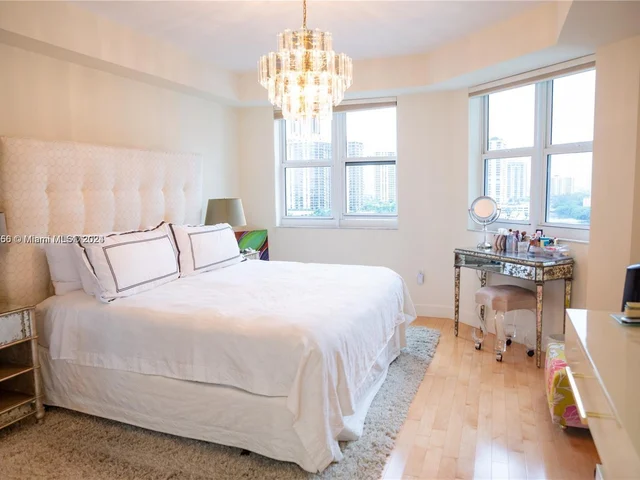 20000 E Country Club Dr # 1107, Aventura FL 33180