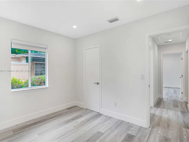 2721 SW 29th Ct, Miami FL 33133