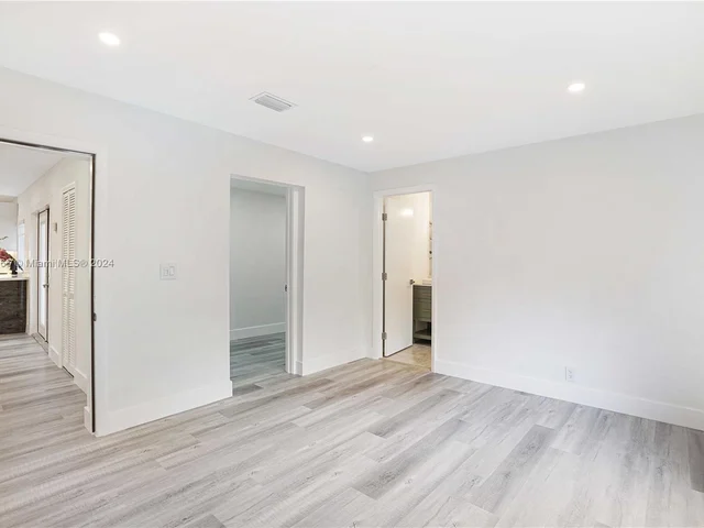 2721 SW 29th Ct, Miami FL 33133