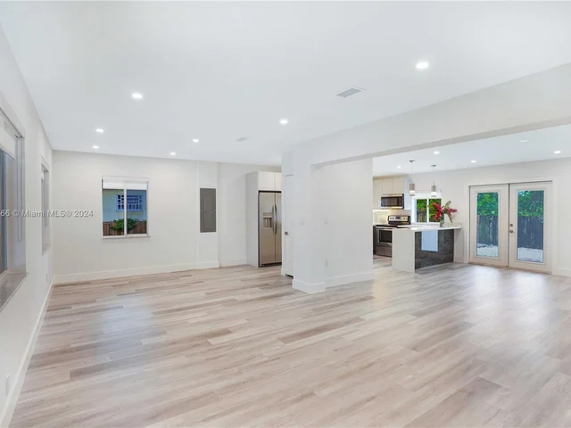 2721 SW 29th Ct, Miami FL 33133