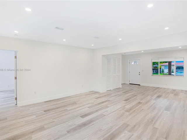 2721 SW 29th Ct, Miami FL 33133