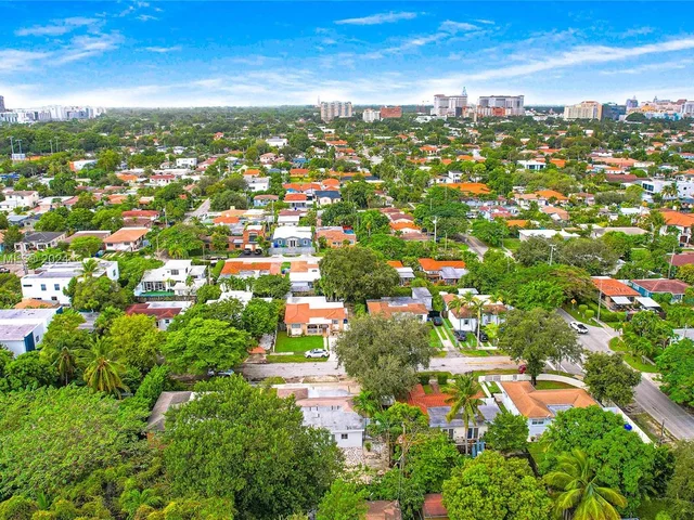 2721 SW 29th Ct, Miami FL 33133