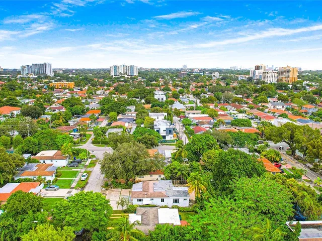 2721 SW 29th Ct, Miami FL 33133