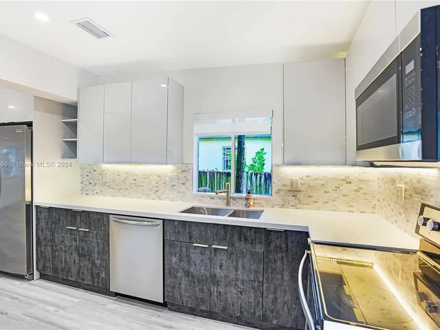 2721 SW 29th Ct, Miami FL 33133