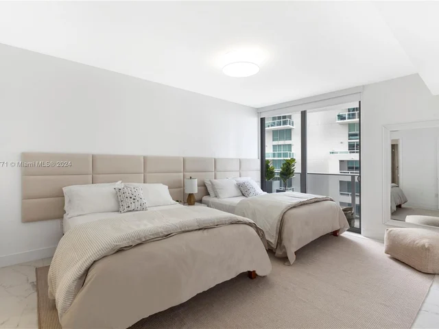 488 NE 18th St # 909, Miami FL 33132