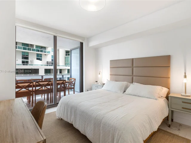 488 NE 18th St # 909, Miami FL 33132