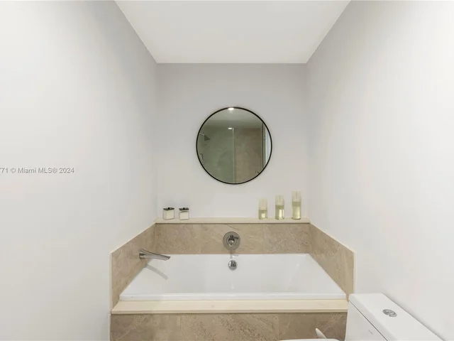 488 NE 18th St # 909, Miami FL 33132