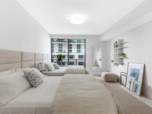 488 NE 18th St # 909, Miami FL 33132