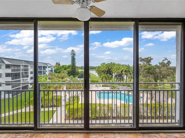 16051 Blatt Blvd # 403, Weston FL 33326