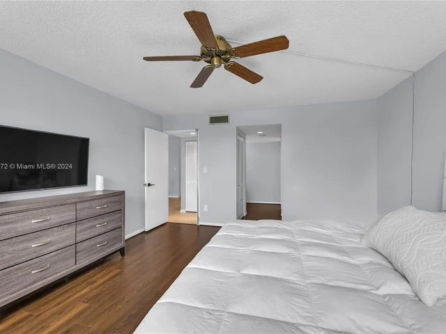 16051 Blatt Blvd # 403, Weston FL 33326