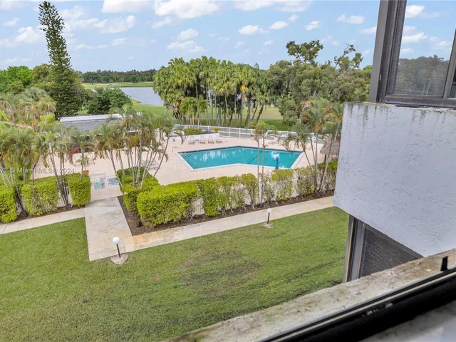 16051 Blatt Blvd # 403, Weston FL 33326