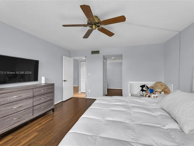 16051 Blatt Blvd # 403, Weston FL 33326