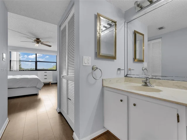 16051 Blatt Blvd # 403, Weston FL 33326