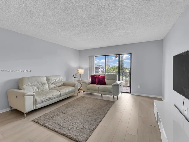 16051 Blatt Blvd # 403, Weston FL 33326