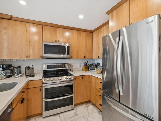 1825 S Ocean Dr # 11, Hallandale Beach FL 33009