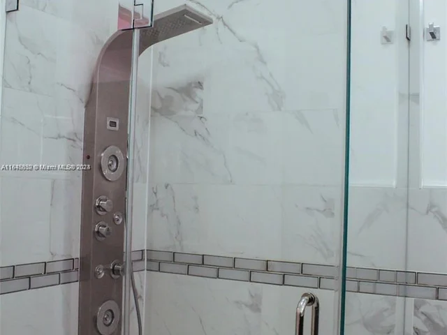 1235 NE 88th St, Miami FL 33138