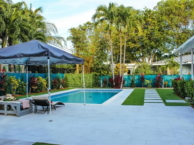 1235 NE 88th St, Miami FL 33138