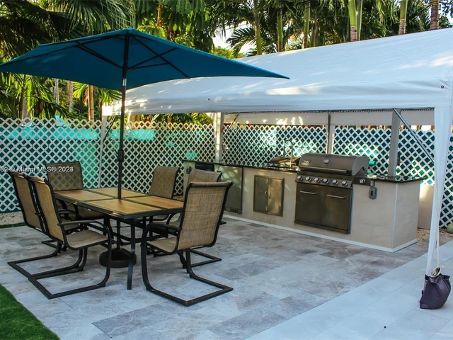 1235 NE 88th St, Miami FL 33138