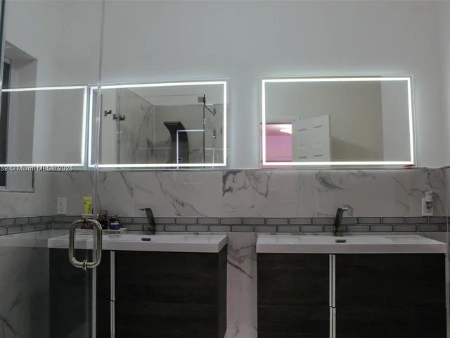 1235 NE 88th St, Miami FL 33138