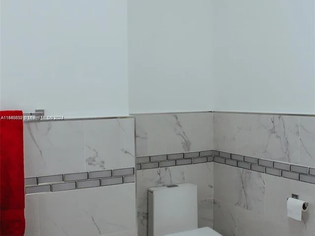 1235 NE 88th St, Miami FL 33138