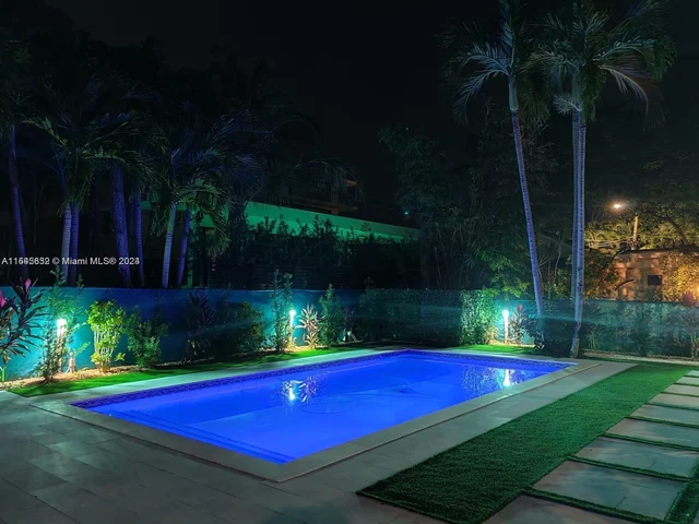 1235 NE 88th St, Miami FL 33138