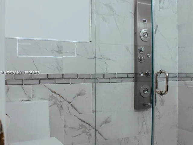 1235 NE 88th St, Miami FL 33138