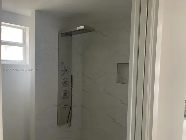 5800 Taylor St # 2, Hollywood FL 33021