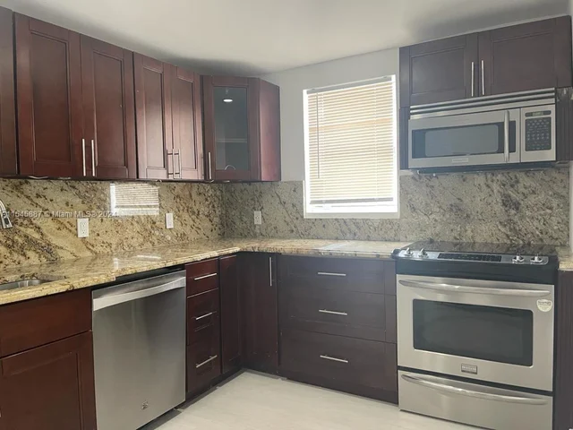 5800 Taylor St # 2, Hollywood FL 33021