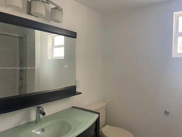 5800 Taylor St # 2, Hollywood FL 33021