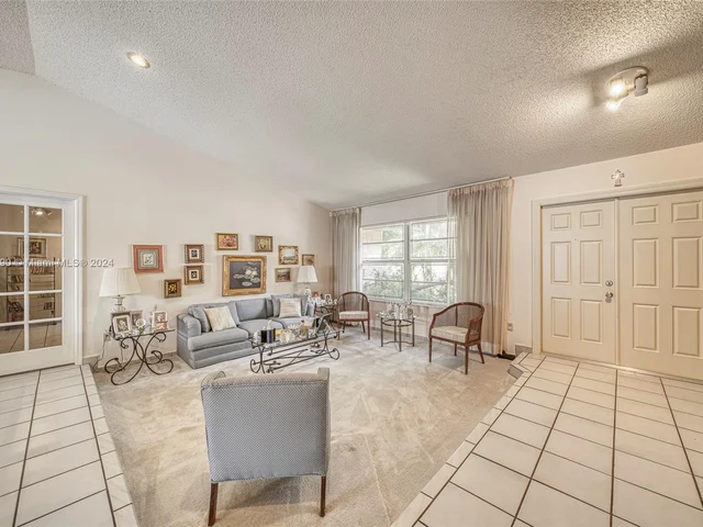 9855 SW 122nd Ave, Miami FL 33186