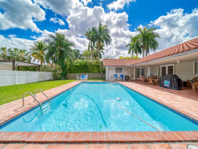 9855 SW 122nd Ave, Miami FL 33186