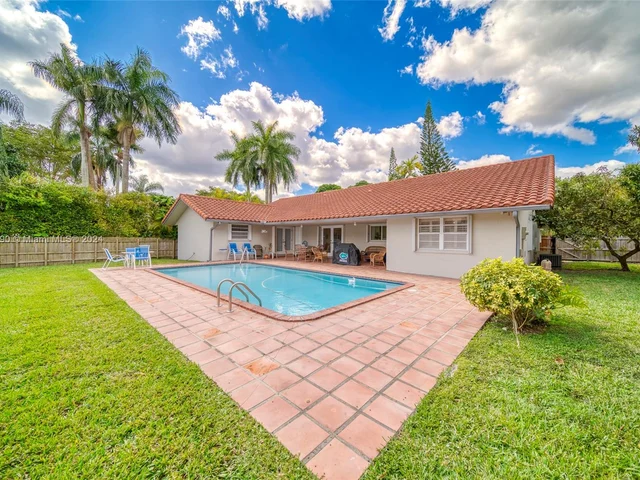 9855 SW 122nd Ave, Miami FL 33186