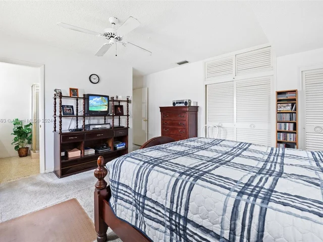 15830 SW 103rd Ct, Miami FL 33157