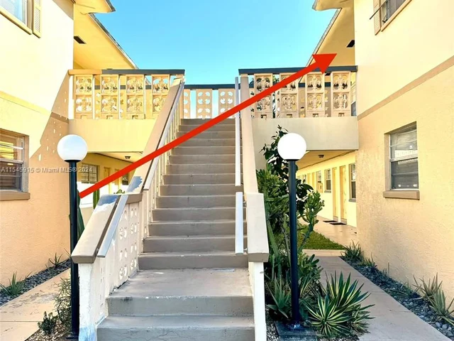 2840 Taylor St # 30, Hollywood FL 33020