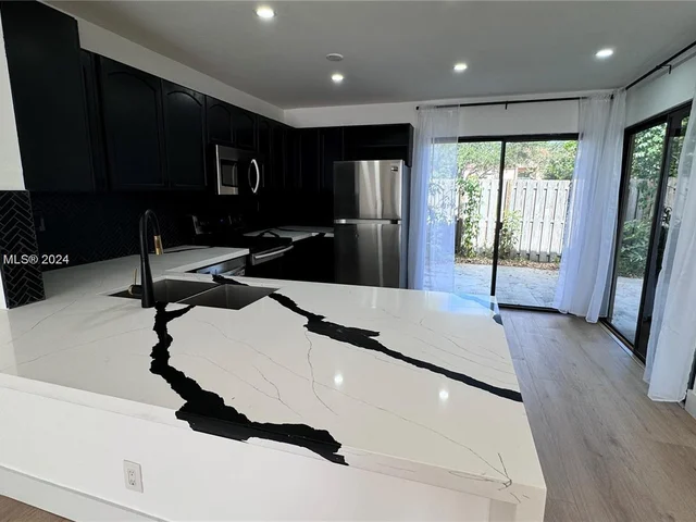 370 City View Dr # 370, Fort Lauderdale FL 33311