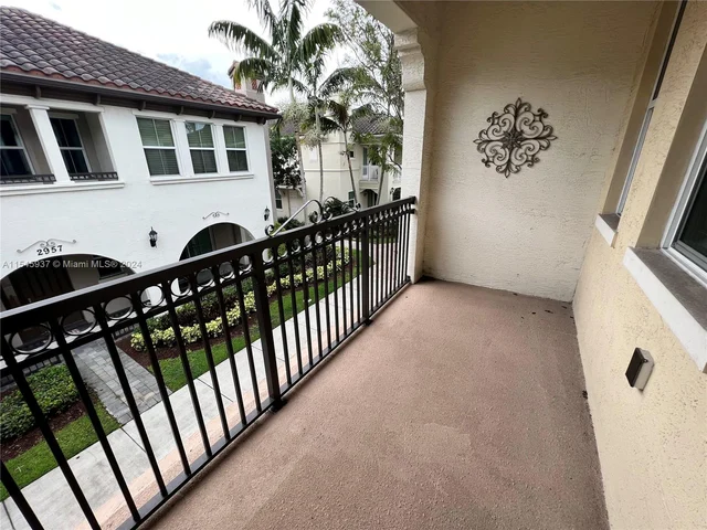 2912 Cascada Isles Way, Cooper City FL 33024