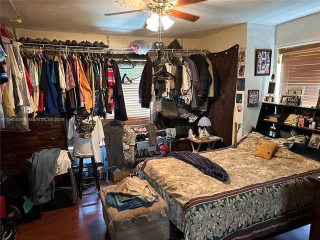 1713 Lauderdale Manor Dr, Fort Lauderdale FL 33311